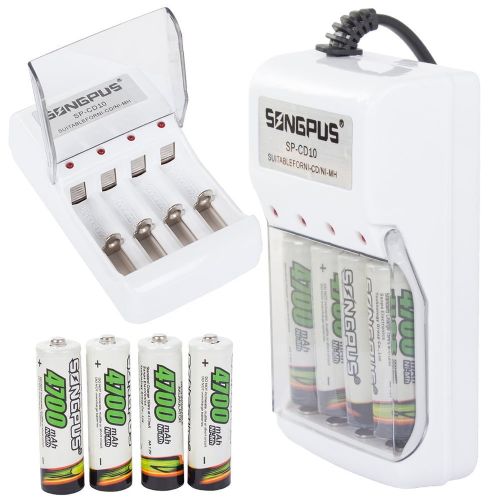Univerzalni polnilnik za 4 baterije AA in AAA + 4700mAh baterije GRATIS