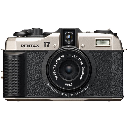 Fotoaparat Pentax 17 (črn/srebrn)